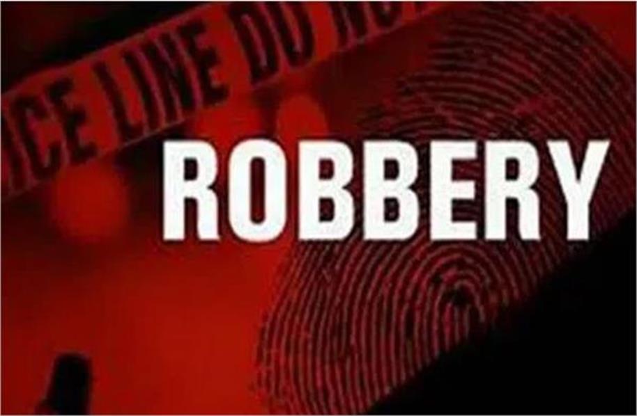 Attempt to loot failed on Malhar Road, public caught two accused