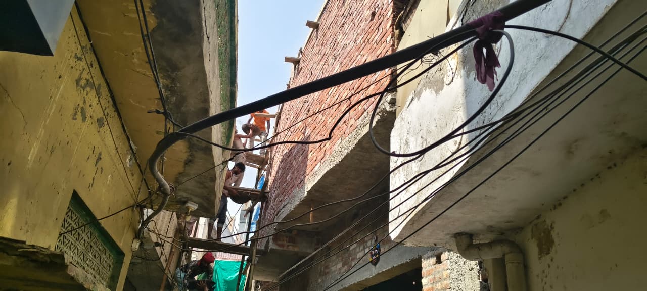 भैरों बाजार में अवैध निर्माण का आरोप, निगम कमिश्नर से जांच की मांग