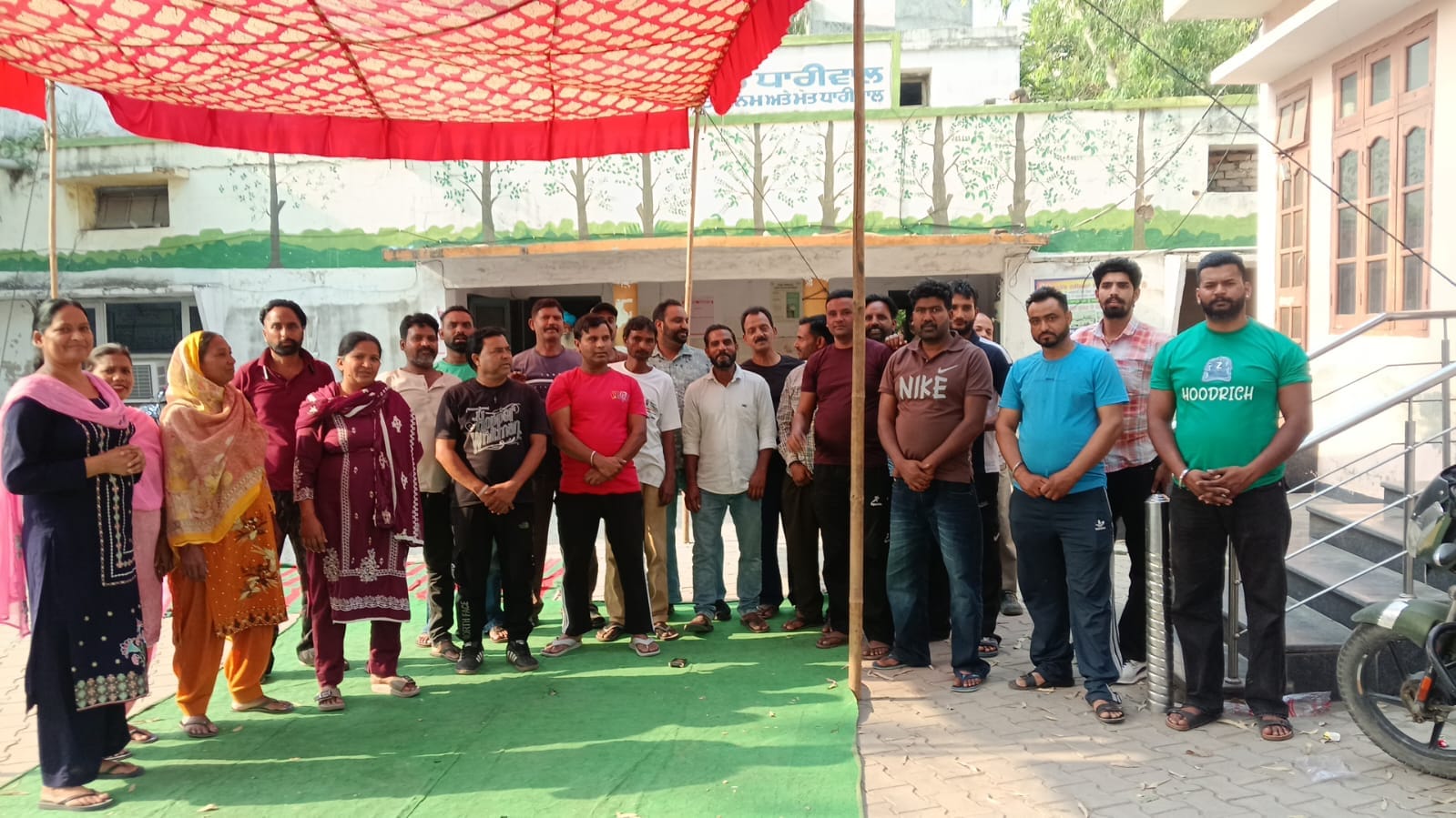 धारीवाल में सफाई कर्मचारियों की हड़ताल 15वें दिन में शामिल, शहर में सफाई व्यवस्था चरमराई     पंजाब सरकार और नगर कौंसिल कर्मचारियों