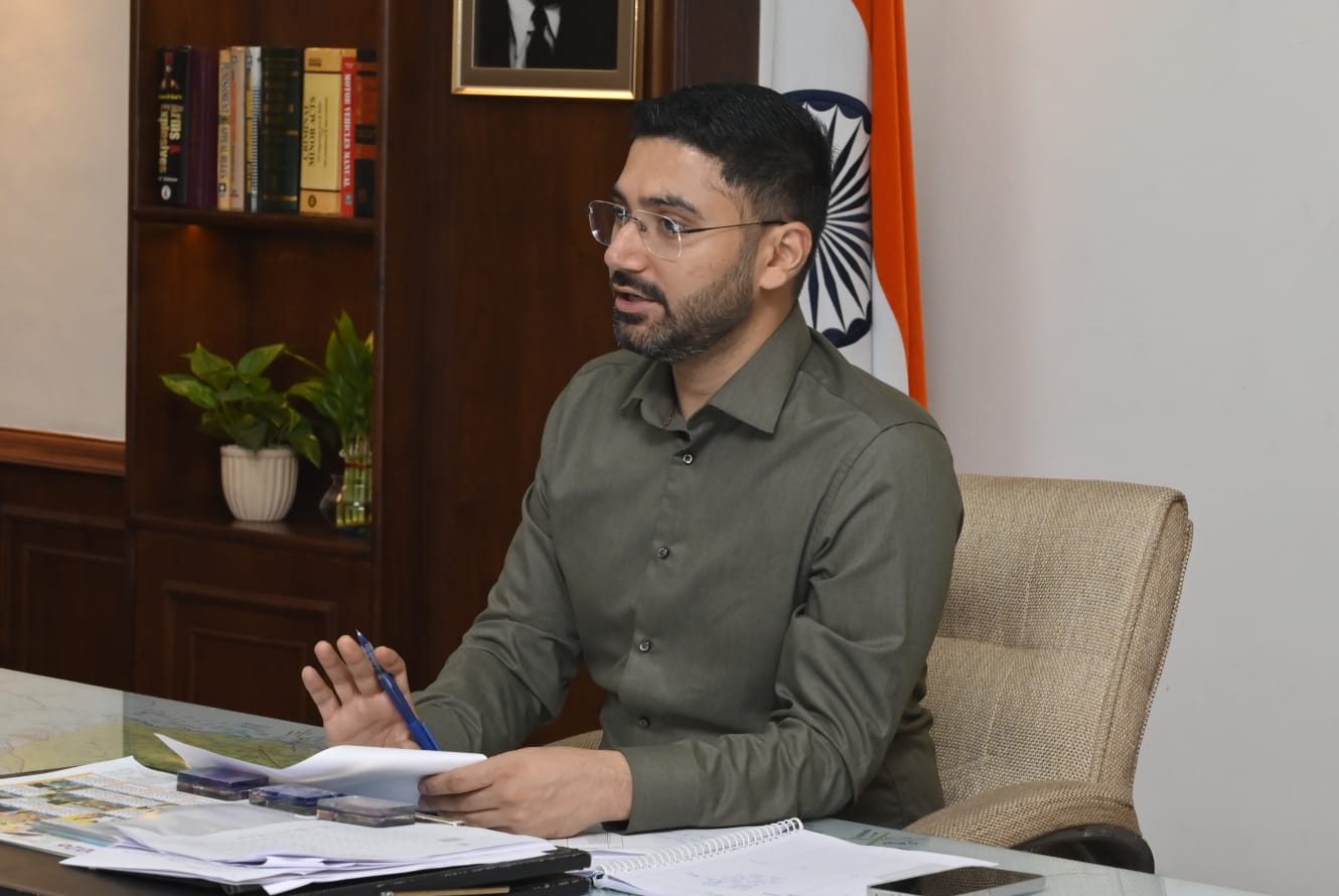 निष्पक्ष और पारदर्शी तरीके से होंगे नगर परिषद और नगर पंचायत चुनाव, 1.08 लाख मतदाता करेंगे मतदान : जिला चुनाव अधिकारी