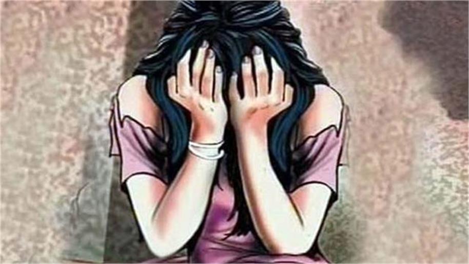 महिला सहकर्मी को आपत्तिजनक WhatsApp मैसेज भेजने का आरोप, डिप्टी स्टेशन मैनेजर पर FIR