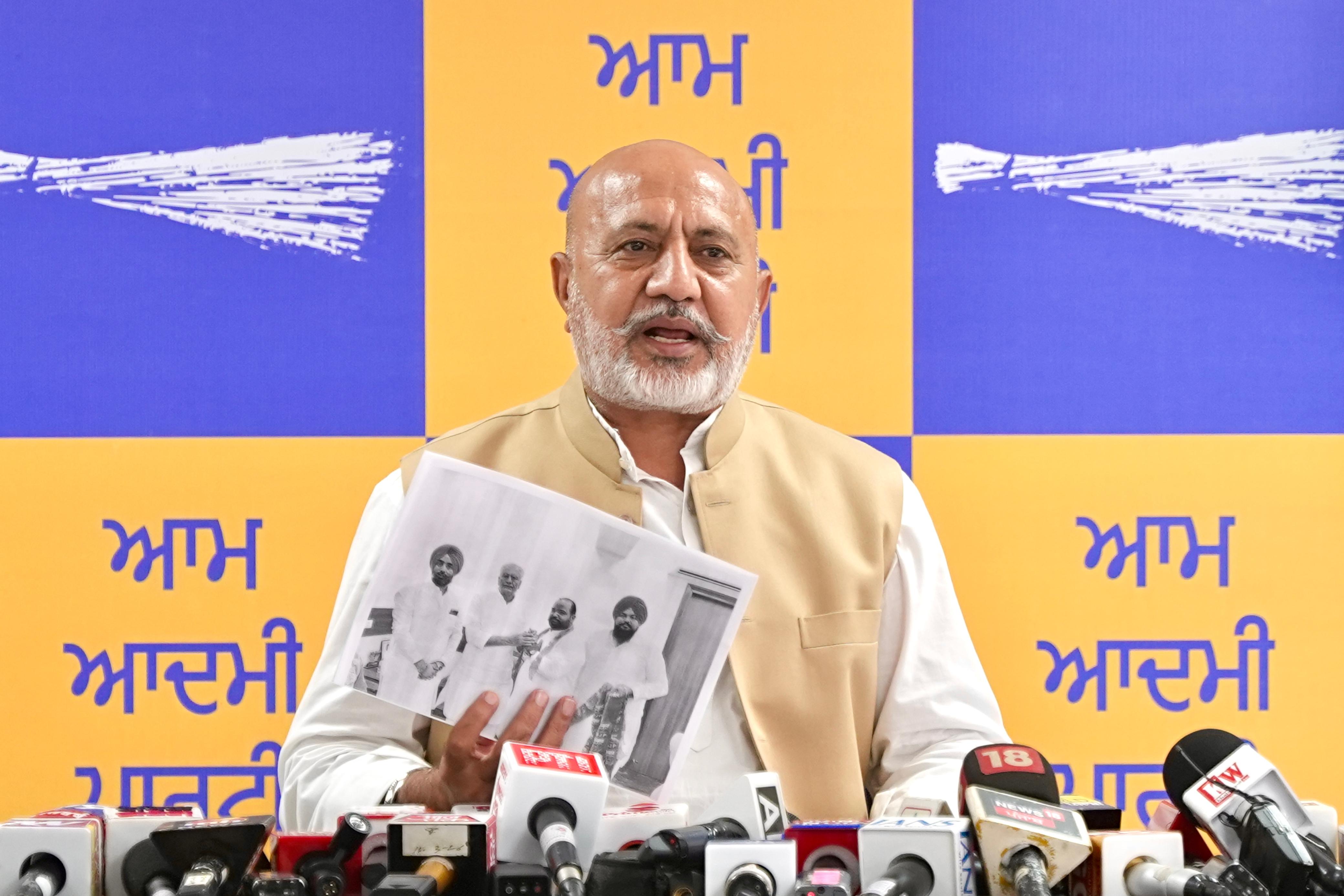 ईडी-सीबीआई के दुरुपयोग को लेकर भाजपा पर ‘आप’ का हमला, बलतेज पन्नू बोले – “डर और दबाव की राजनीति कर रही भाजपा”