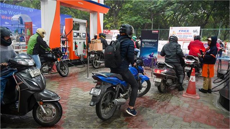 Petrol-Diesel Price Today (24 March 2026): वैश्विक तनाव का असर, कई शहरों में ईंधन कीमतों में हलचल