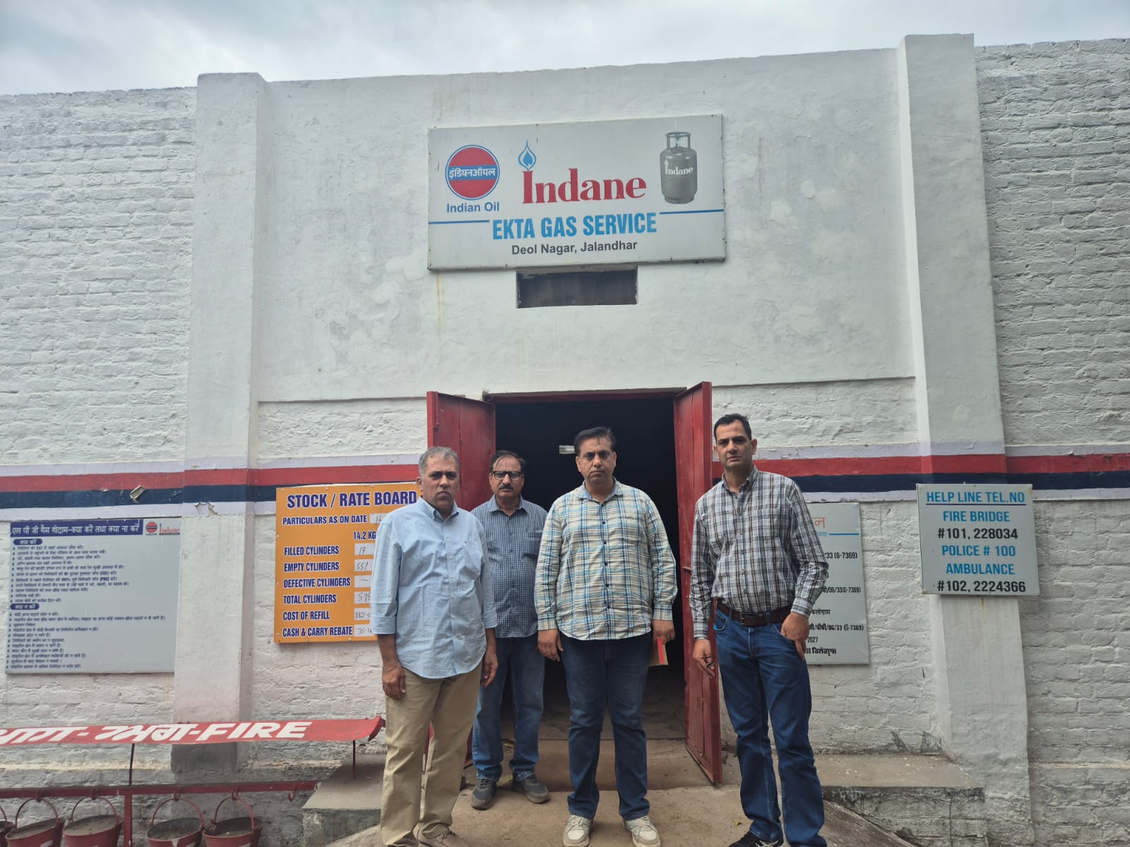 सिलेंडरों की कालाबाजारी और गैर-कानूनी जमाखोरी करने वालों के खिलाफ सख्त कार्रवाई की जाएगी : डिप्टी कमिश्नर