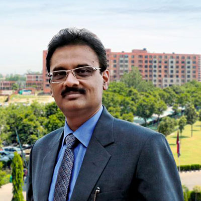 डॉ. अशोक कुमार मित्तल के नेतृत्व में एलपीयू में अंतरराष्ट्रीय योग दिवस का भव्य आयोजन