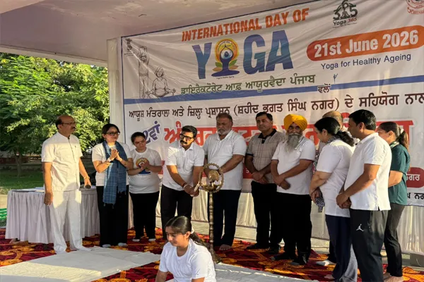 नवांशहर में 12वां अंतरराष्ट्रीय योग दिवस उत्साहपूर्वक मनाया गया, 350 लोगों ने किया योगाभ्यास