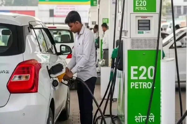 E20 पेट्रोल बंद होने की खबरों पर BPCL ने साफ की स्थिति, फिलहाल E10 पर वापसी का फैसला नहीं
