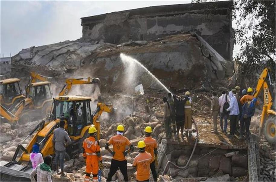 प्रयागराज में बड़ा हादसा: कोल्ड स्टोरेज ढहने से 4 मजदूरों की मौत, 14 घायल