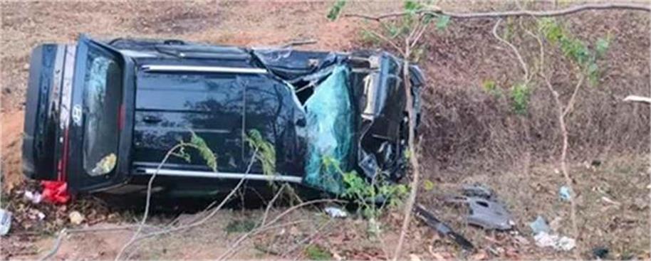 तेज रफ्तार का कहर: कार-बाइक की भीषण टक्कर में 3 की मौत, गांव में मातम