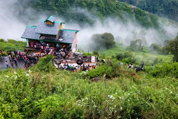 हिमाचल के चंबा में दर्दनाक बस हादसा, ड्राइवर-कंडक्टर समेत 7 की मौत, 11 घायल