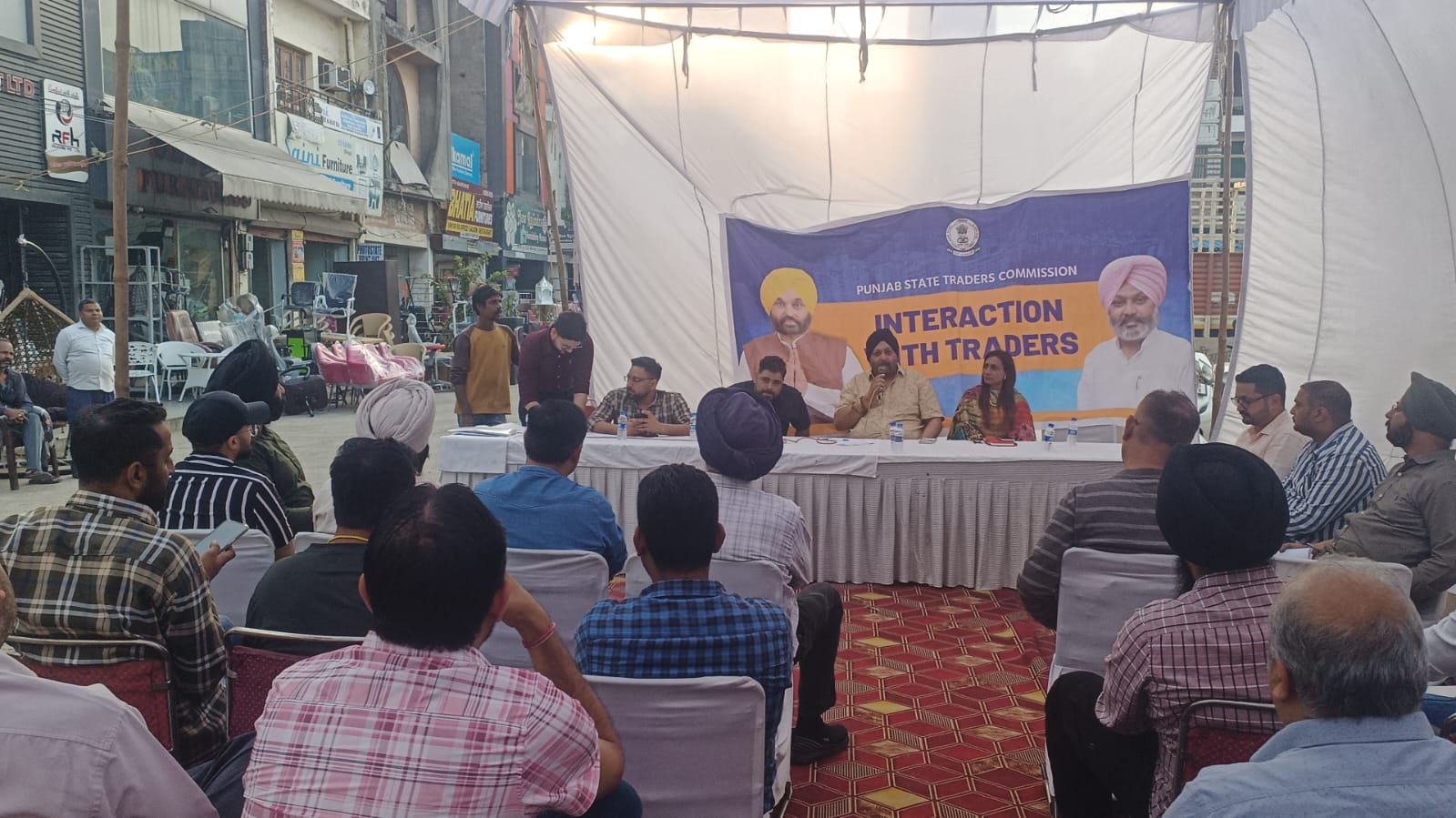 पंजाब स्टेट ट्रेडर्स कमिशन ने लाल रतन फर्नीचर मार्किट के व्यापारियों की समस्याएं सुनी