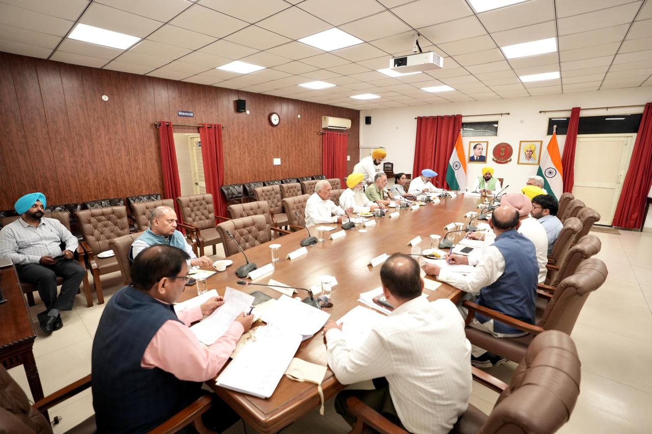 मुख्यमंत्री भगवंत सिंह मान के नेतृत्व वाली कैबिनेट द्वारा पंजाब भर की अनधिकृत कॉलोनियों को नियमित करने से संबंधित संशोधन को मंजूरी