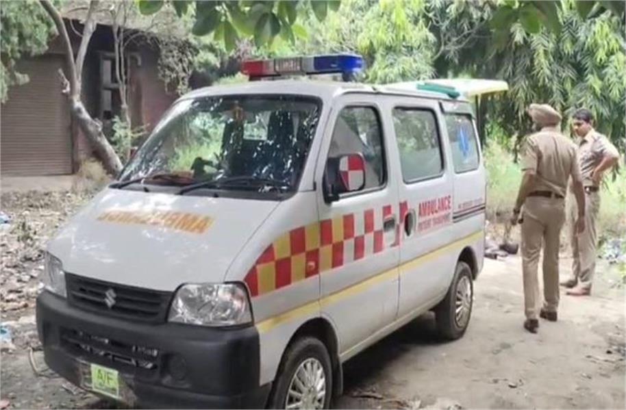 मछली मार्केट के पीछे खाली प्लॉट में मिला जला हुआ शव, हत्या या आत्महत्या की गुत्थी सुलझाने में जुटी पुलिस