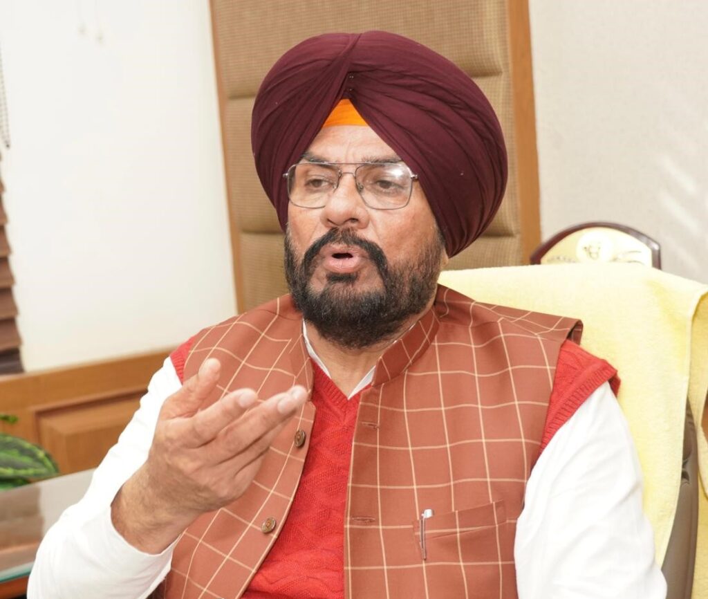 भाजपा की ट्रंप को खुश करने वाली नीतियां भारत को महंगाई की तबाही की ओर धकेल रही हैं; तेल की बढ़ती कीमतों से आम लोग और किसान परेशान पिस रहे हैं: आप