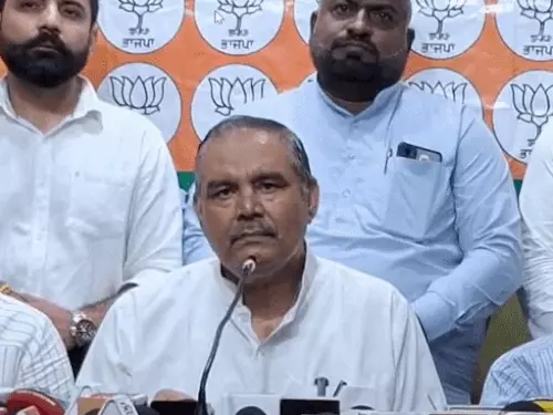 सांपला बोले-राहुल ने सड़क पर प्रदर्शन कर तोड़े नियम:जालंधर में BJP नेता ने लगाया आरोप; कहा-छात्रों को ढाल बनाकर कांग्रेस कर रही राजनीति