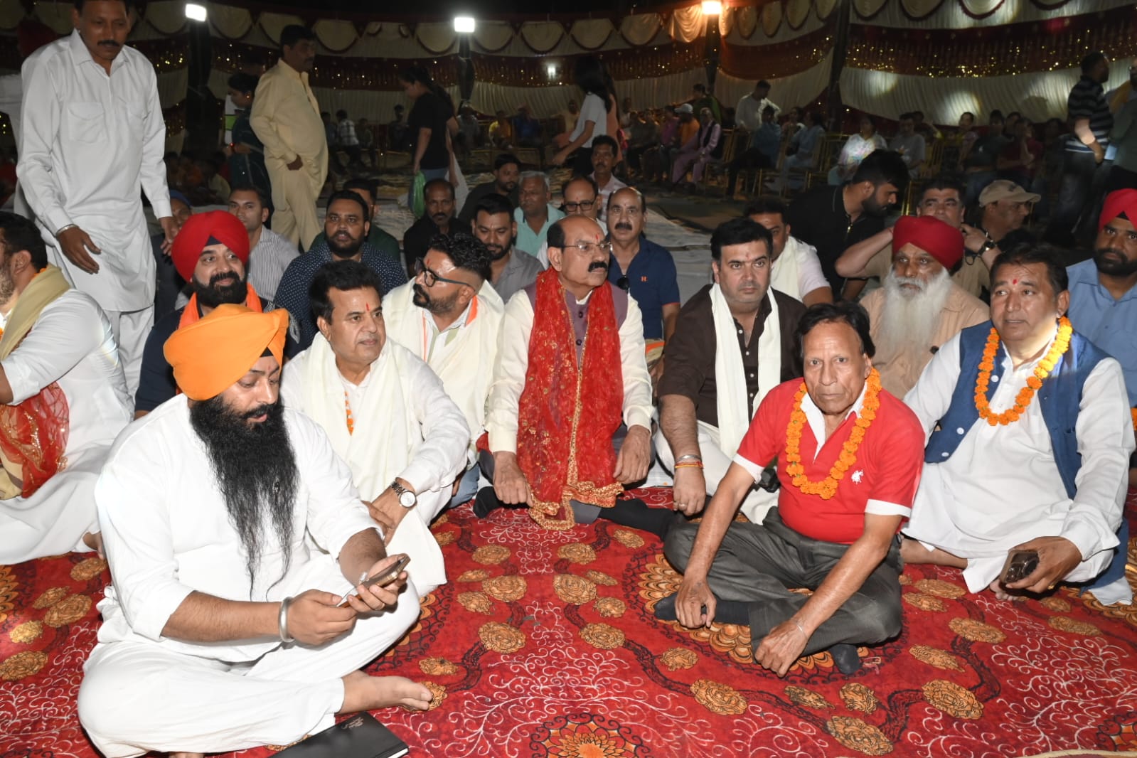 कैबिनेट मंत्री, मेयर और चेयरमैन ने मॉडल हाउस में कम्युनिटी हॉल का रखा नींव पत्थर