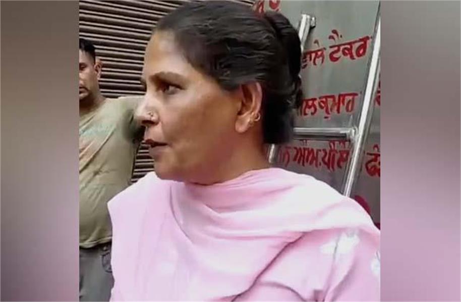जालंधर में सैलून के बाहर युवक पर तेजधार हथियारों से हमला, गंभीर घायल