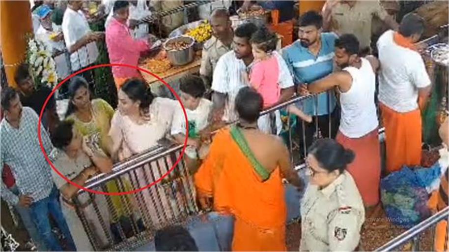 मंदिर में BJP विधायक की बेटी और महिला PSI के बीच मारपीट, CCTV फुटेज आया सामने