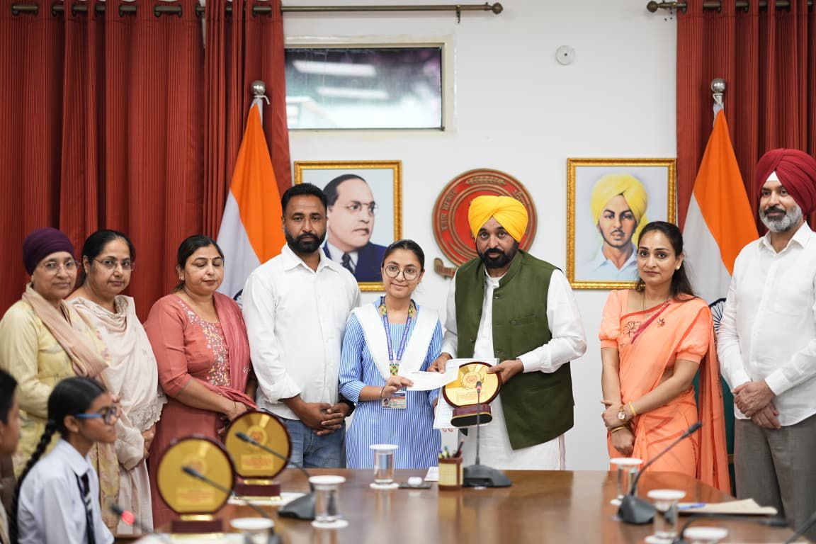 पंजाब की ‘शिक्षा क्रांति’ ने रिकॉर्ड नतीजे दिए, सरकारी स्कूल मेरिट में चमके, लड़कियों ने लड़कों को पछाड़ा