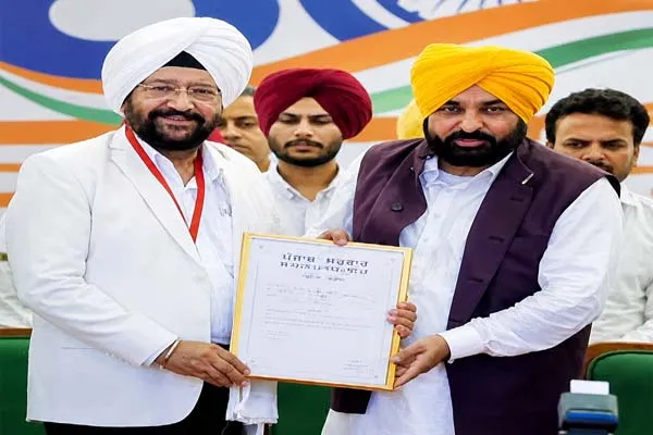 डॉ. यू.एस. घई को पंजाब राज्य पुरस्कार से सम्मानित किया गया