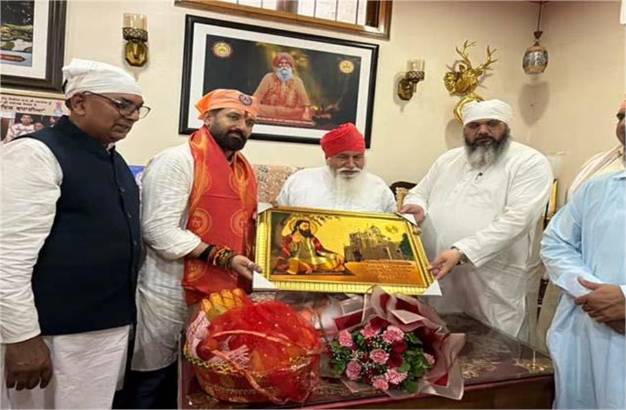 डेरा सचखंड बल्ला पहुंचे चिराग पासवान, संत निरंजन दास से लिया आशीर्वाद