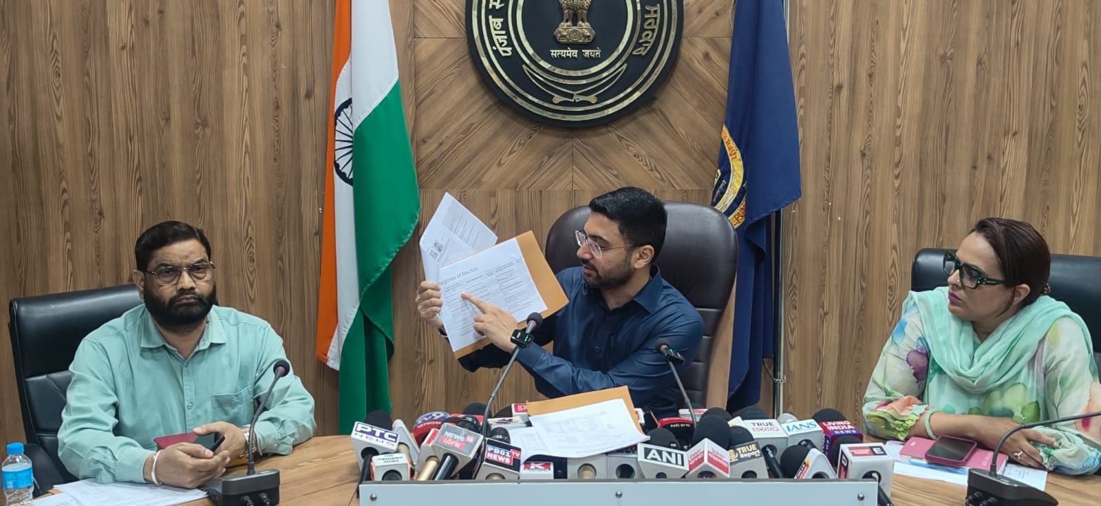 एस.आई.आर.-2026 : जिले में 25 जून से 24 जुलाई तक घर-घर जाकर बी.एल.ओ. गणना फॉर्म भरवाएंगे