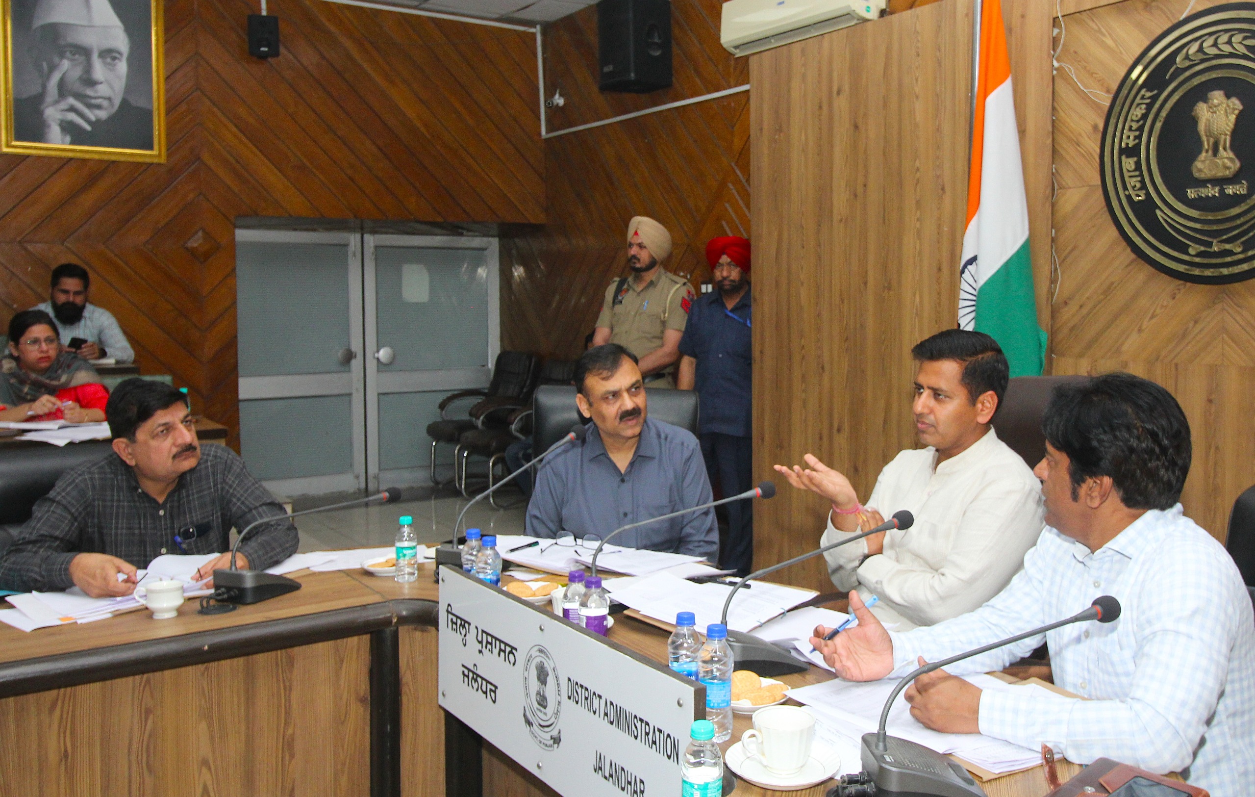 डिप्टी कमिश्नर द्वारा मच्छरों से होने वाली बीमारियों से बचाव के लिए व्यापक योजना तैयार करने के निर्देश