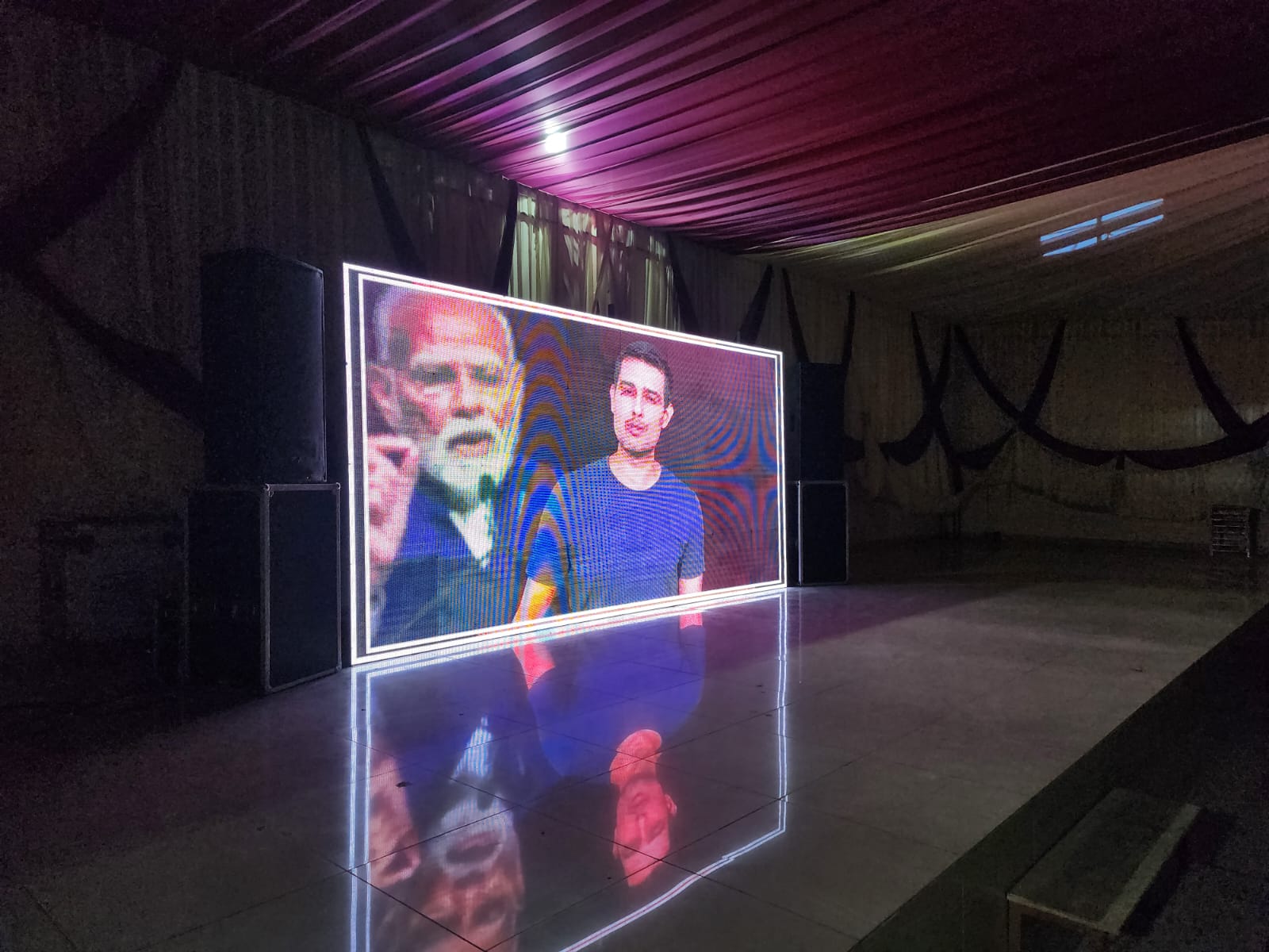 चेयरमैन पवन कुमार टीनू के नेतृत्व में हलका आदमपुर के लोगों को ध्रुव राठी की दस्तावेजी फिल्म दिखाई