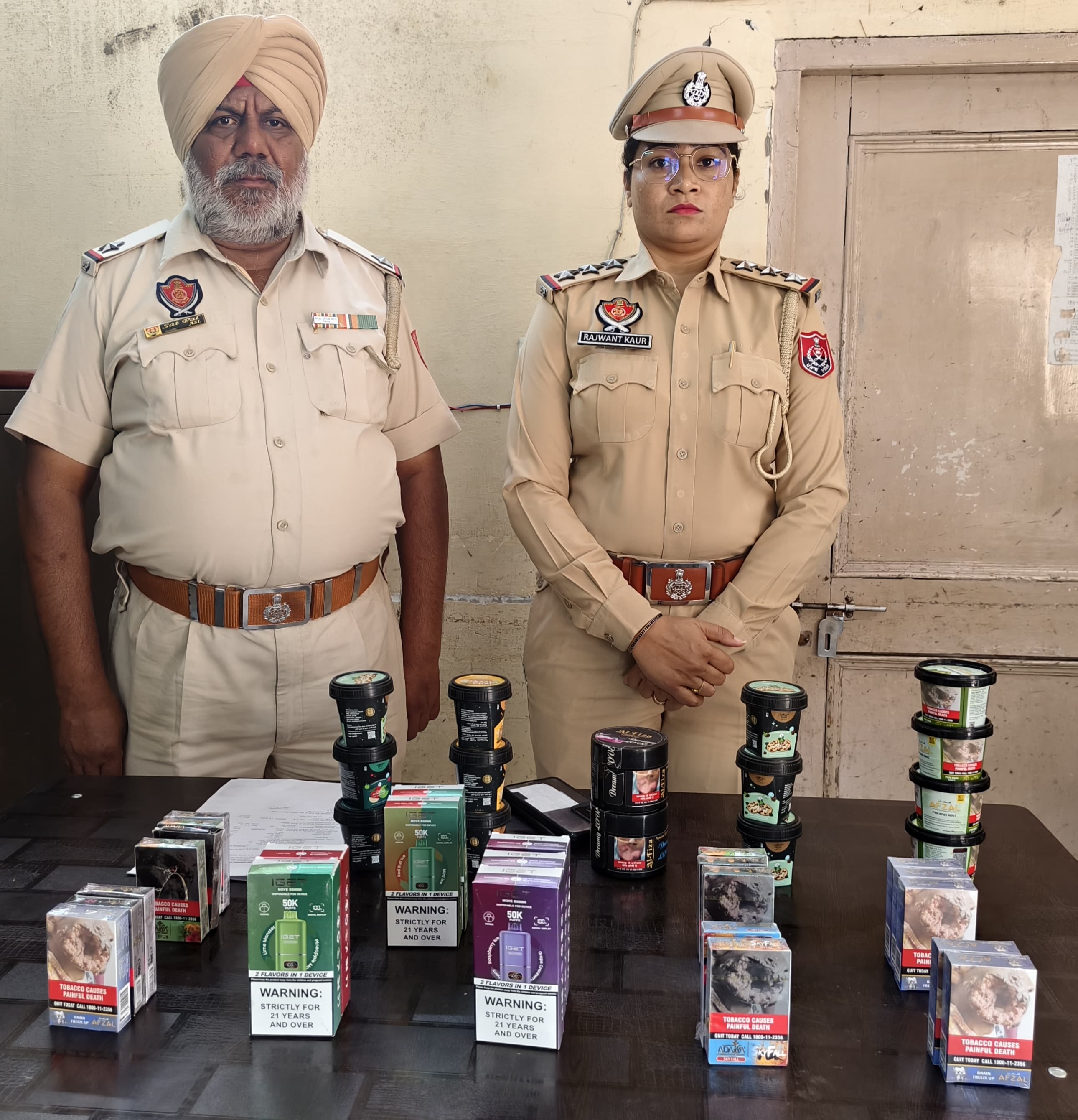 जालंधर पुलिस ने हुक्का फ्लेवर और तंबाकू उत्पाद किए बरामद, मामला दर्ज