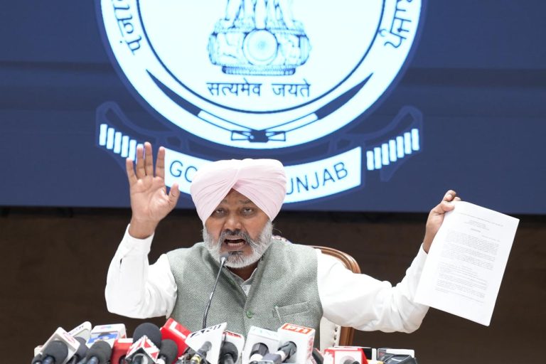 पंजाब विश्वविद्यालय पर बीजेपी की केंद्र सरकार के नोटिफिकेशन को लेकर वित्त मंत्री हरपाल सिंह चीमा द्वारा तीखा हमला