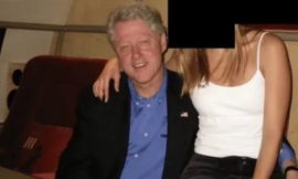 Sex Scandal: अमेरिका के पूर्व राष्ट्रपति पूल पार्टी में लड़कियों के साथ नहाते दिखे