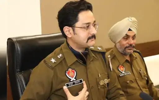 Read more about the article पंजाब ZP-BS चुनाव: सुखबीर बादल ने पुलिस मीटिंग की कथित ऑडियो जारी की, पटियाला पुलिस बोली—AI से बनी फेक रिकॉर्डिंग