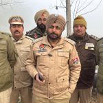 दो पिस्तौल (.32 बोर), 3 जिंदा कारतूस, 3 खाली खोल और अपराध में इस्तेमाल किया गया मोटरसाइकिल बरामद