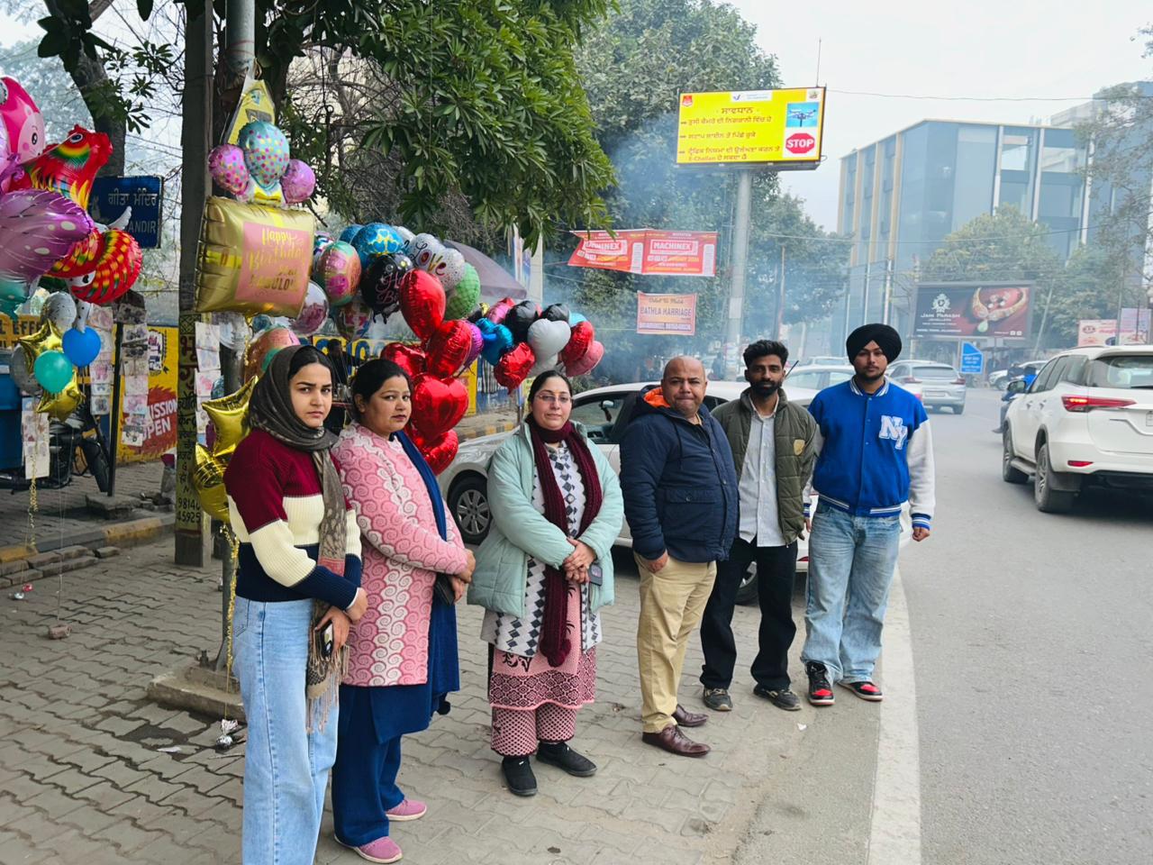 You are currently viewing बाल भिक्षा रोकने के लिए शहर में विभिन्न स्थानों पर छापेमारी